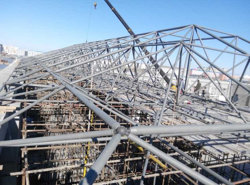 虹口商贸城屋顶网架工程